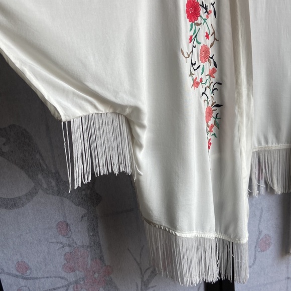 Beautiful embroidered fringe detail kimono size XS - Picture 5 of 6